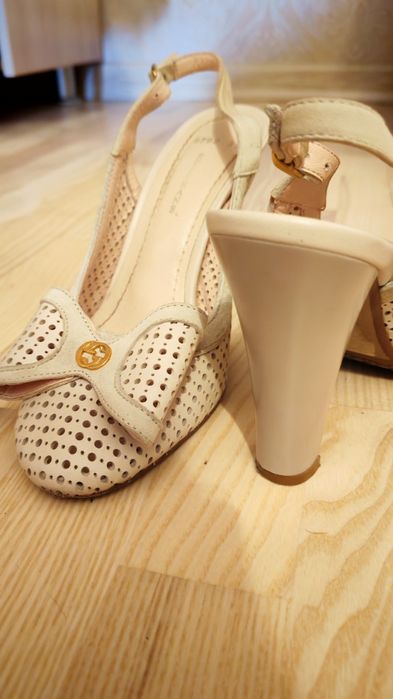 Продам женские босоножки (лето)