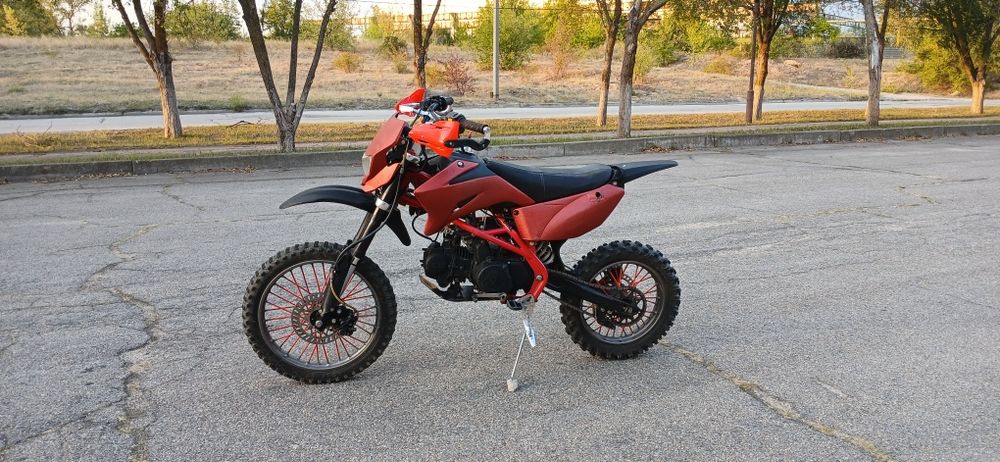 Пит байк 125 кубов.