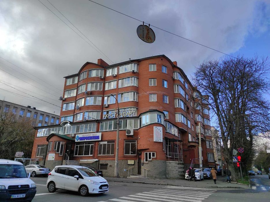 Продаж 3 кімнатної квартири Центр