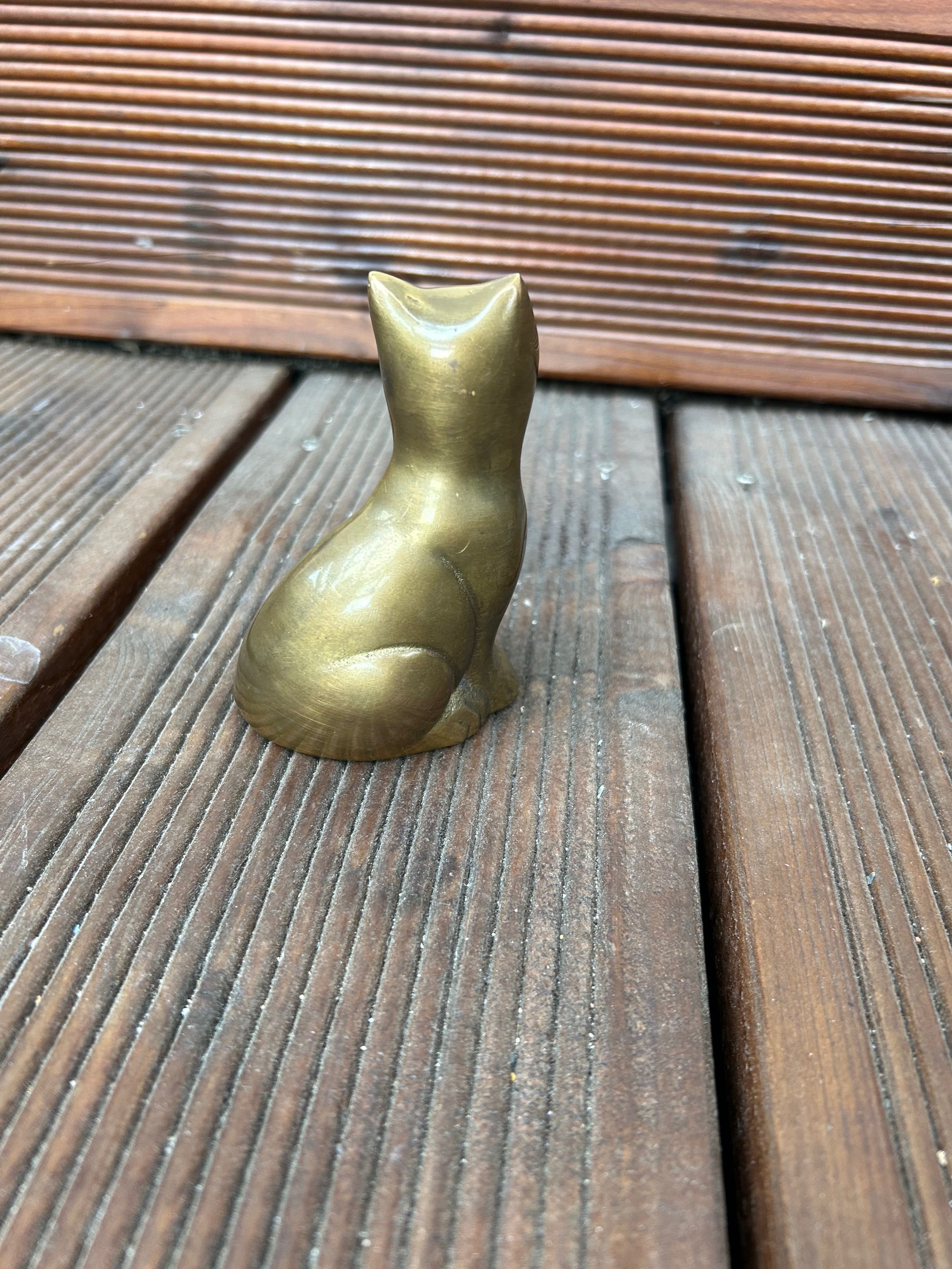 Figurka mosiężna kot siedzący