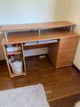 Vende-se Secretária / Comoda com estante / Mesa de cabeceira