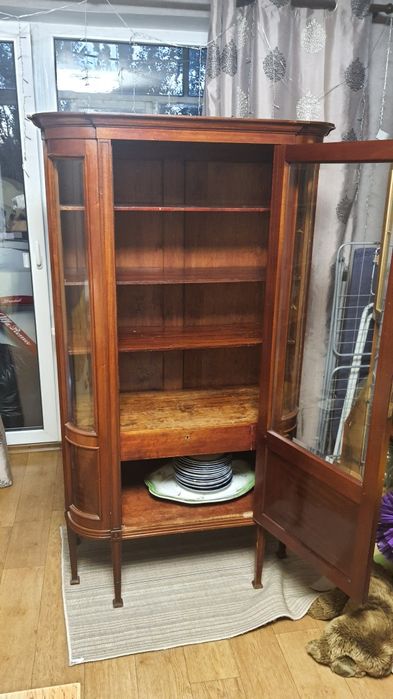 Продам буфет антикварный