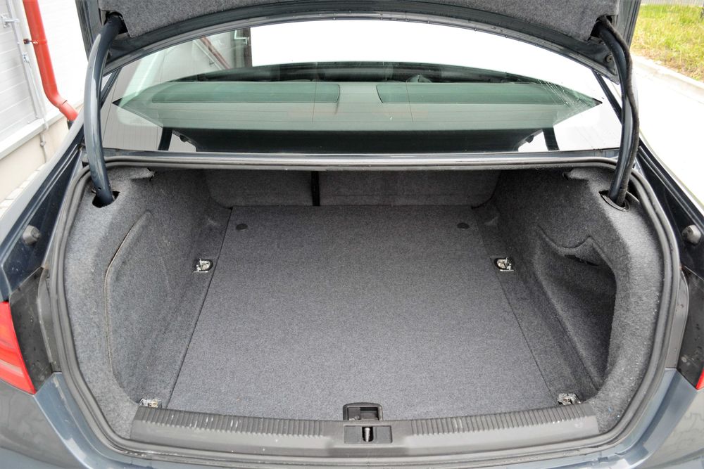 Audi A4 B8 2.0TDI 136KM**Xenon**Navi**LED**PDC P+T**Tempomat