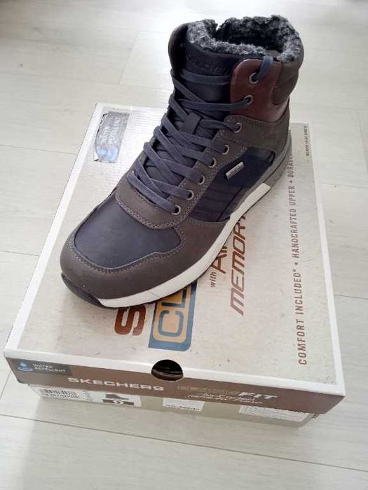 Зимові черевики Skechers водостійкі, р.42,44