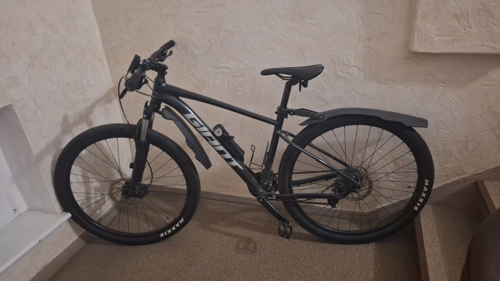 Rower Giant Talon 3 MTB 29 M Metallic Black
