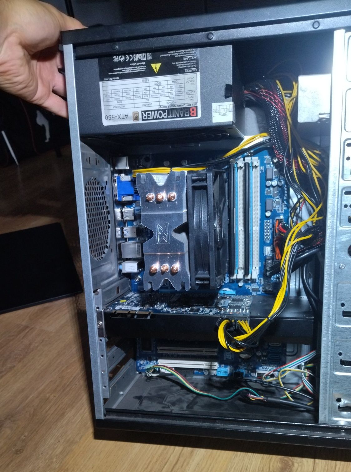 Komputer do gier PC Płyta główna procesor I7 8Gb GTX DDR5 Kingston ram