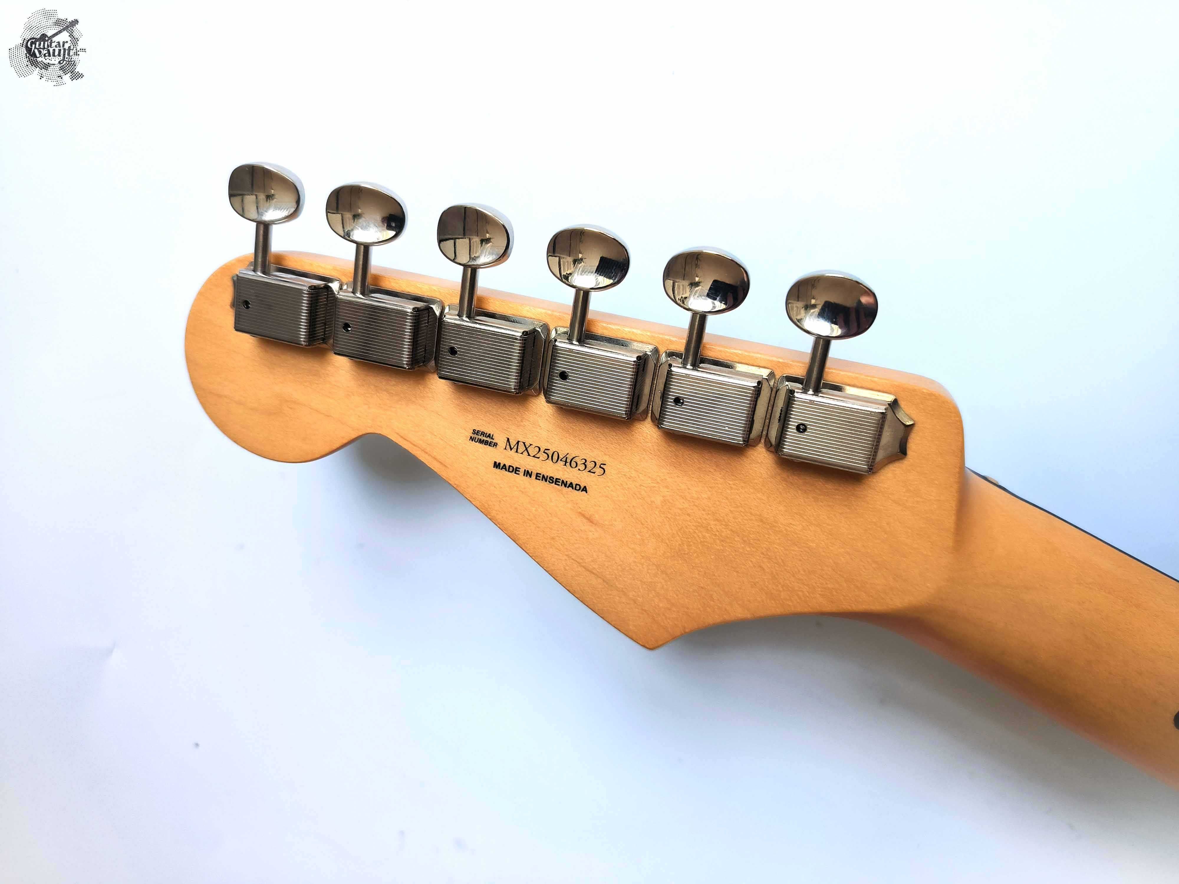 '2025 Fender® Limited Edition Player II Stratocaster® Forest Green