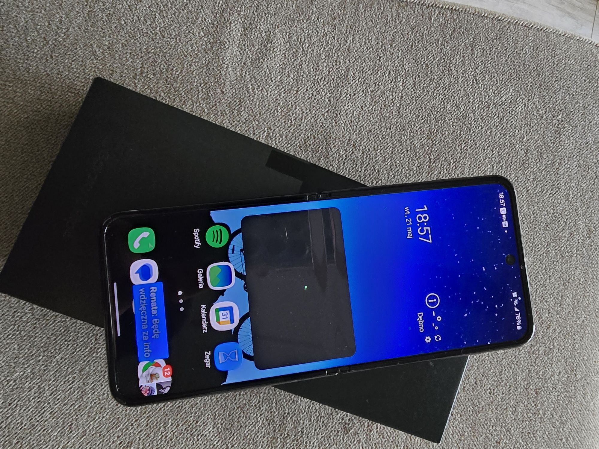 Samsung Galaxy Z Flip 4 254 GB.