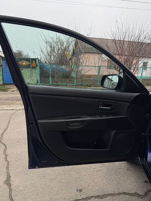 Продам авто MAZDA 3