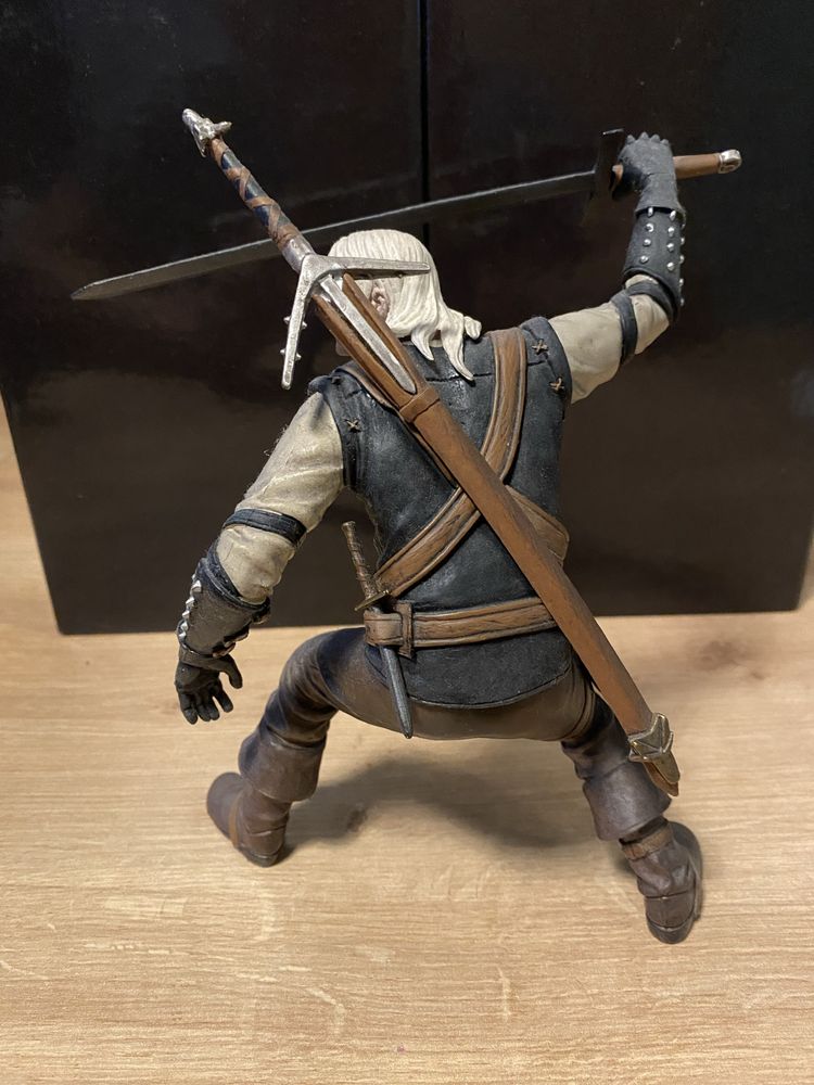 Unikatowa figurka Geralt z Rivii Wiedźmin 1 + GRA