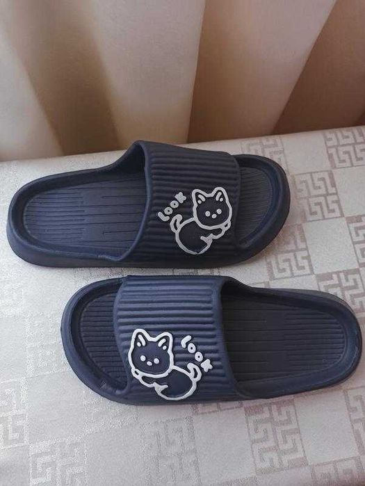 Шльопанці жіночі з піни на товстій підошві eva .