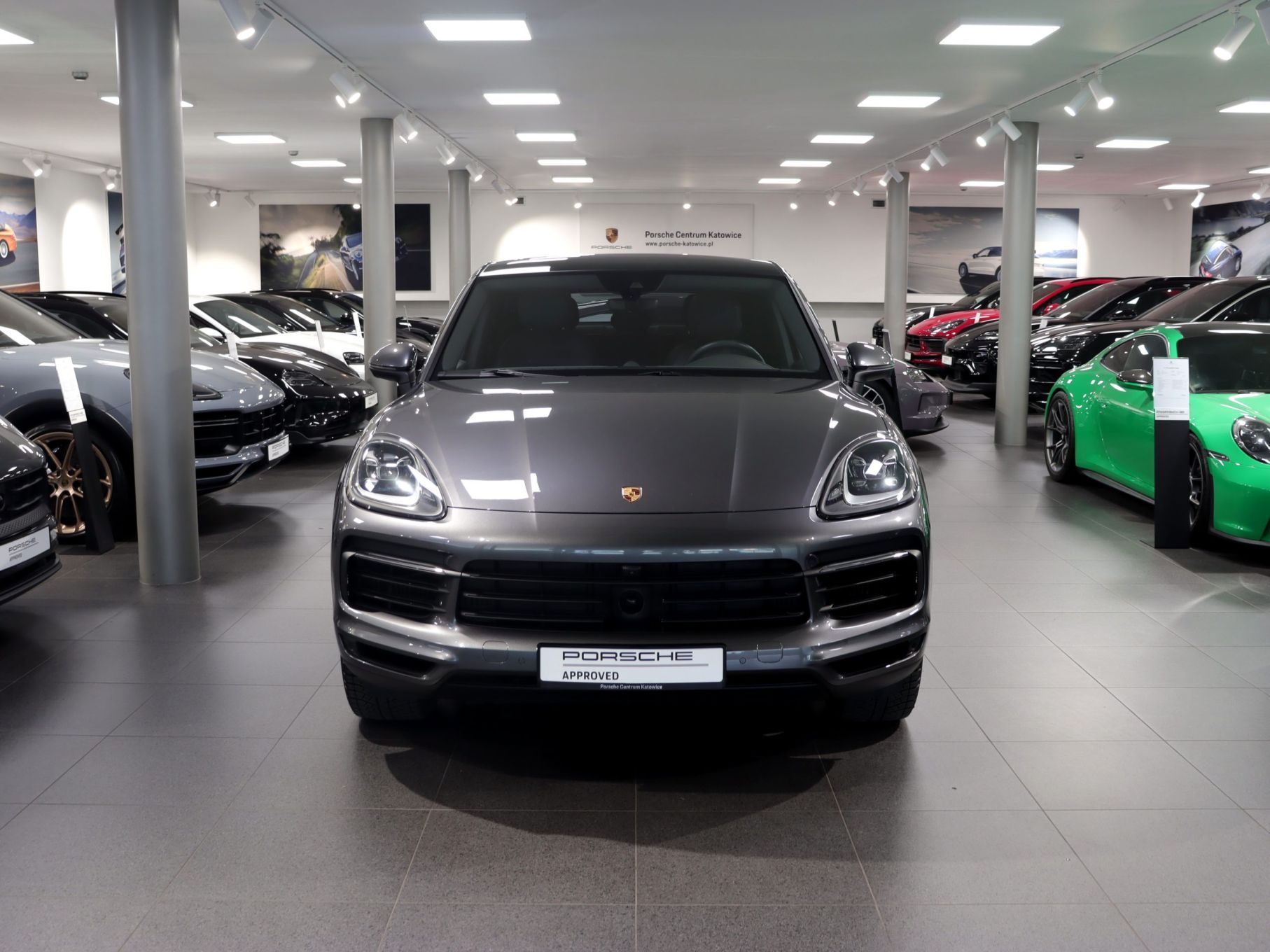 Porsche Cayenne Coupe E-Hybrid .