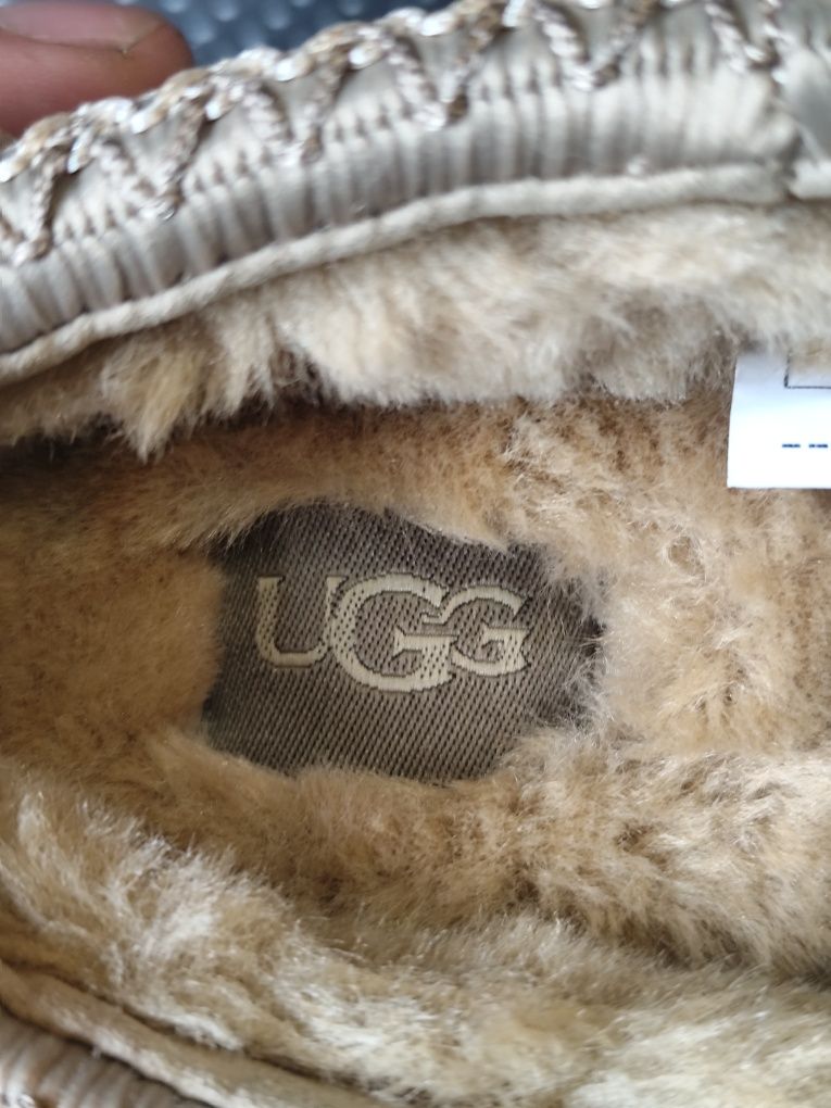 Sandália tipo UGG  38