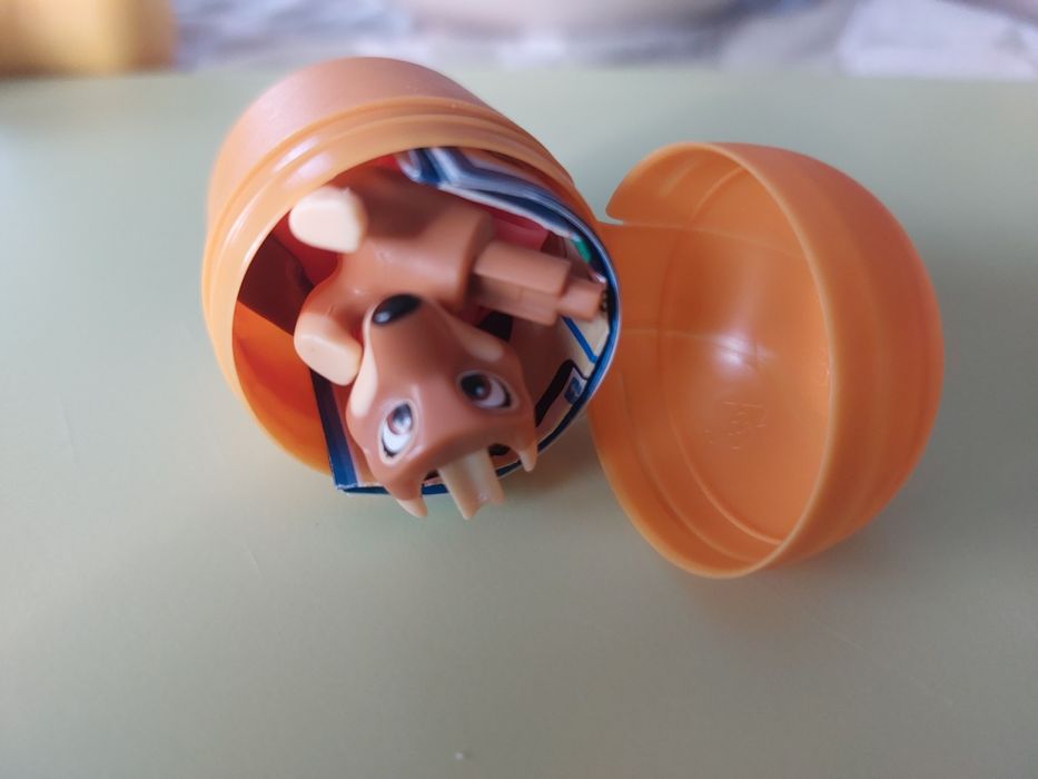 Zabawka Kinder niespodzianka