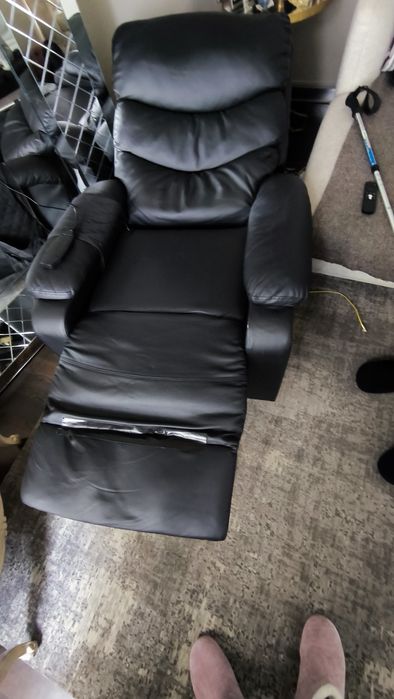 Cadeirão reclinável.