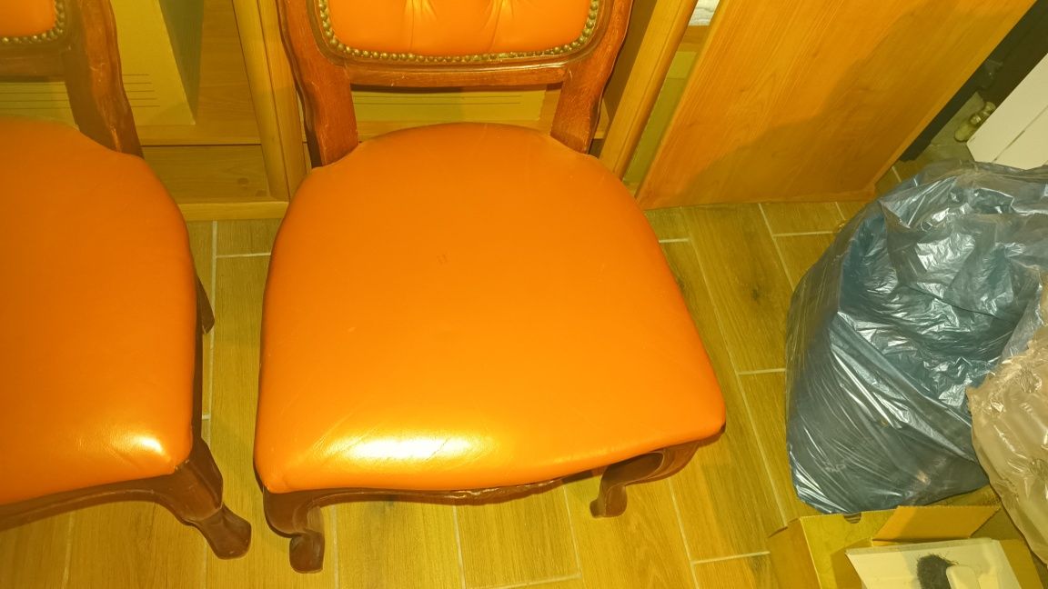 Dwa stylowe krzesła Ludwik dąb skóra naturalna