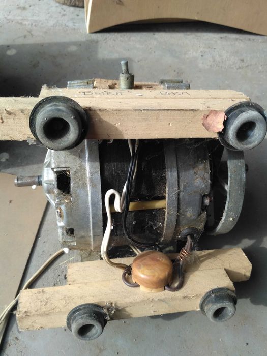 Наждак   двигатель   от  стиральной     машины