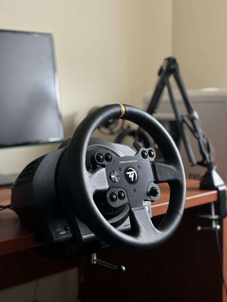 Jak NOWA | Kierownica Thrustmaster TX Leather edition