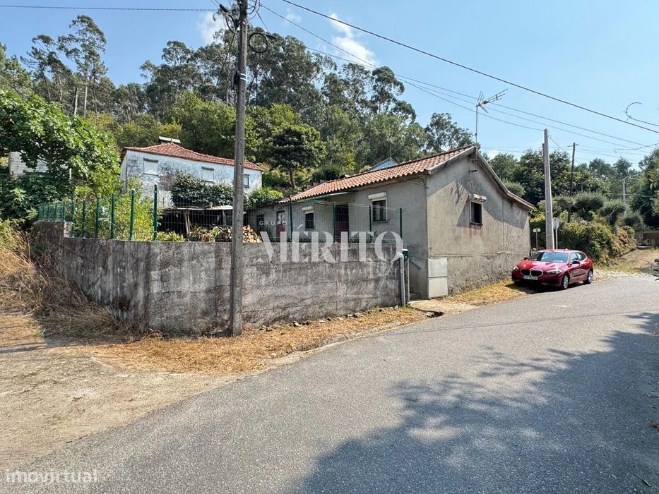 Moradia T2 para Restauro em Cossourado – Oportunidade de Investimento