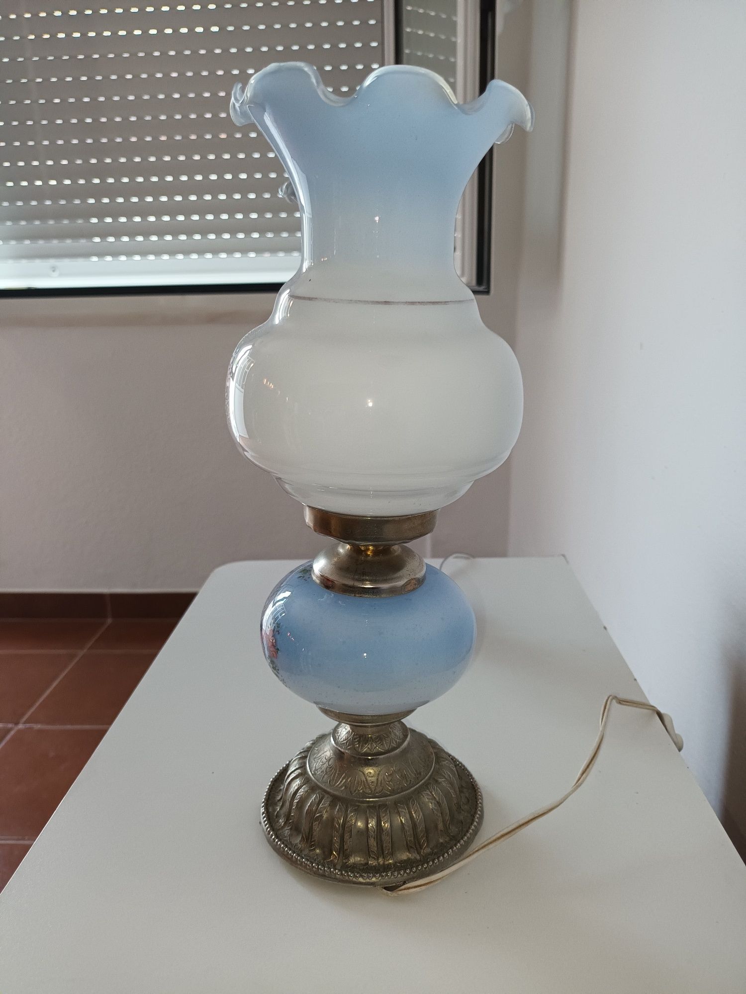 2 candeeiros de mesa antigos