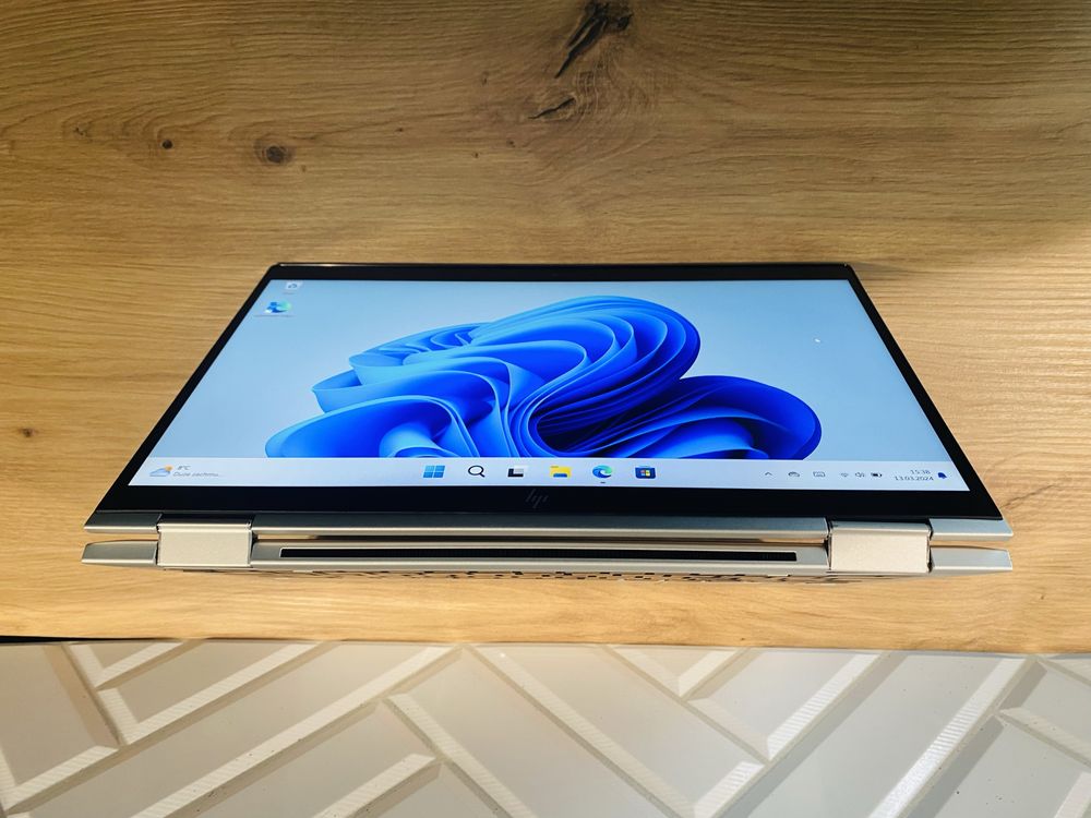 HP EliteBook x360  Dotyk 13,3" Intel Core i5 8 GB / 256 GB