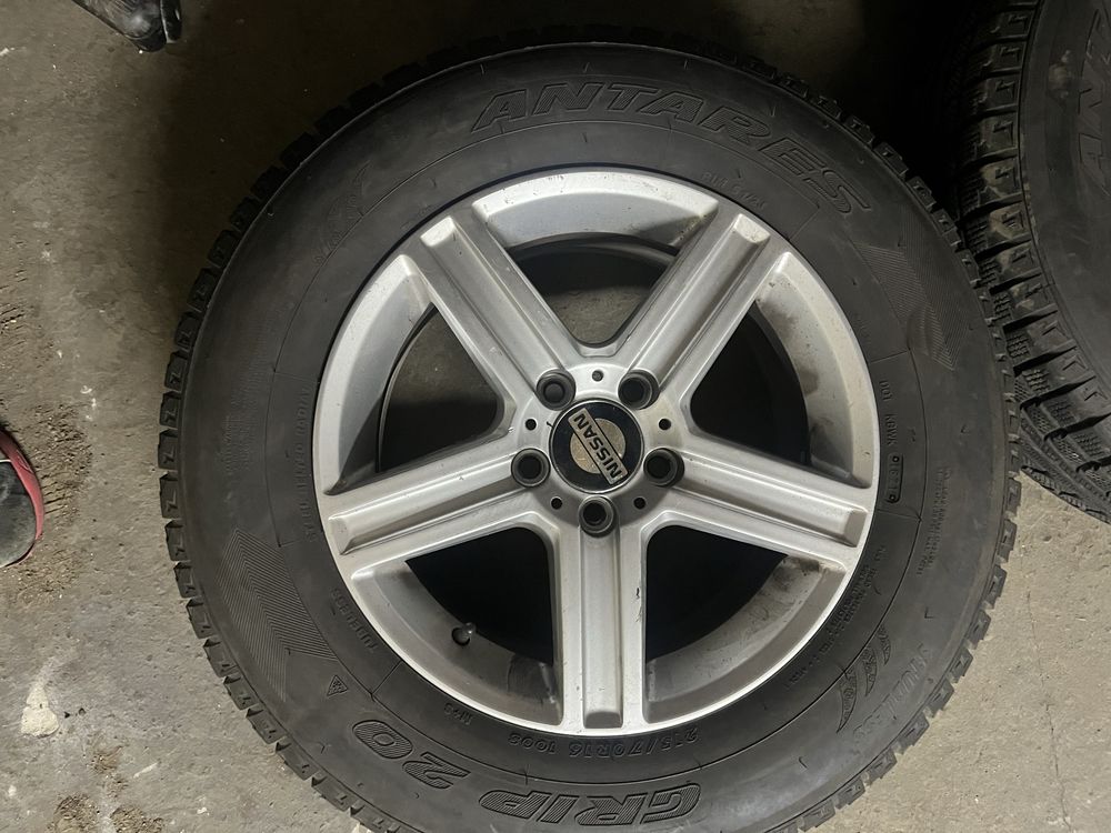 215/70 R16 5x114.3 Комплект диски та резина Nissan | Шини та диски