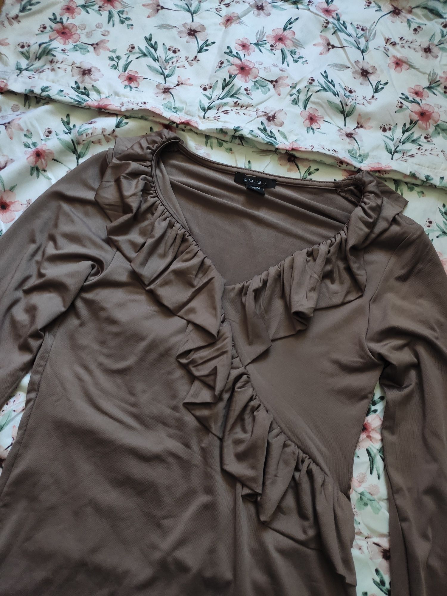 Koszulka z falbankami L beżowa vintage alt y2k