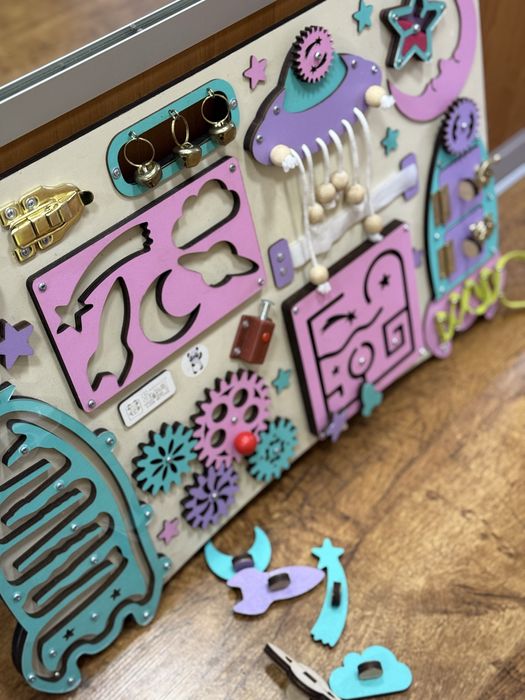 Бізіборд бизиборд космос