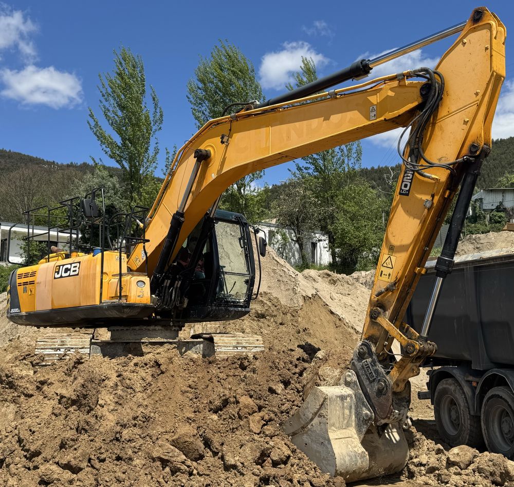 Escavadora JCB JL220 LC