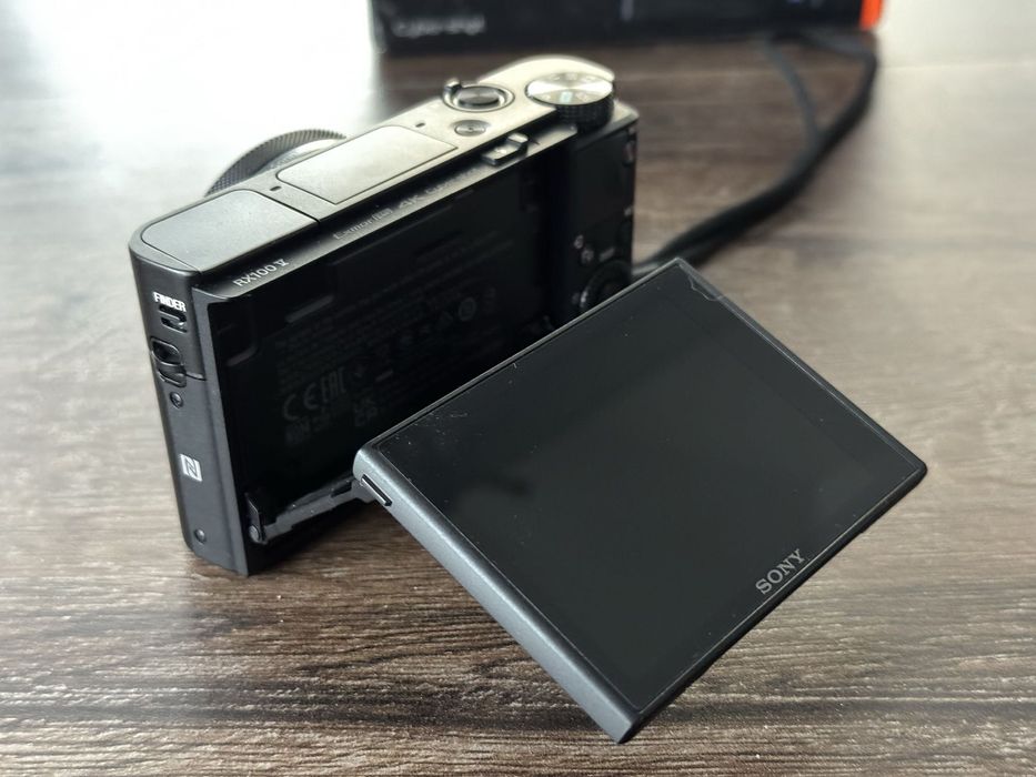 Aparat Sony RX100 V