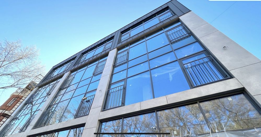 Продажа здания 2103м2, участок в собственности. Приближенный центр