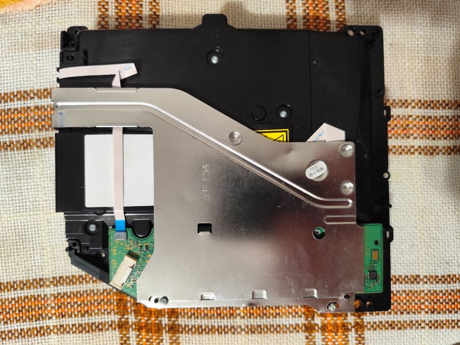 Дисководы приводы Play statyon 4