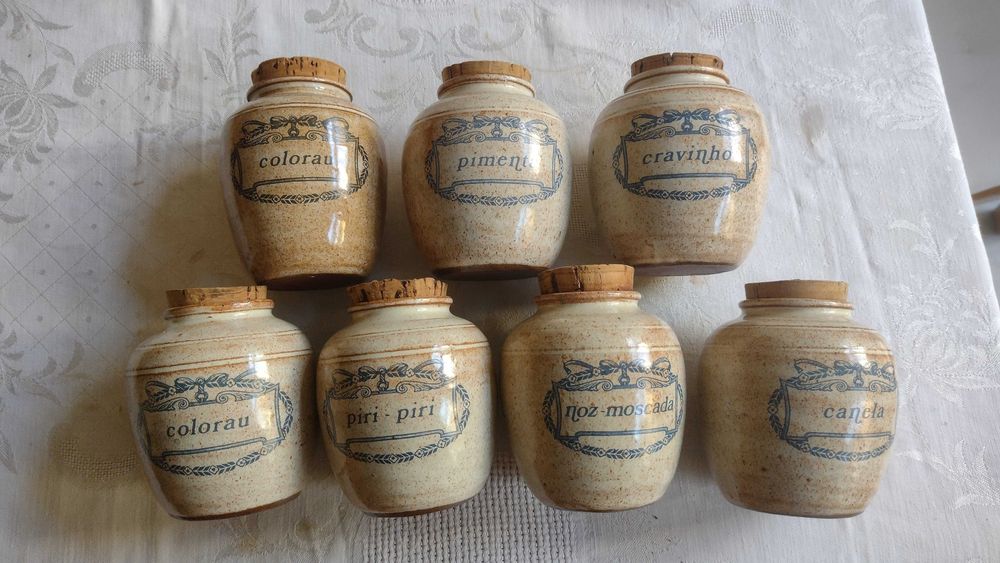 Potes de especiarias em grés, alta qualidade como novos, anos 80