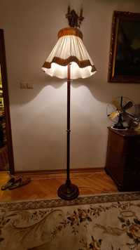 Lampa podłogowa klasyczna