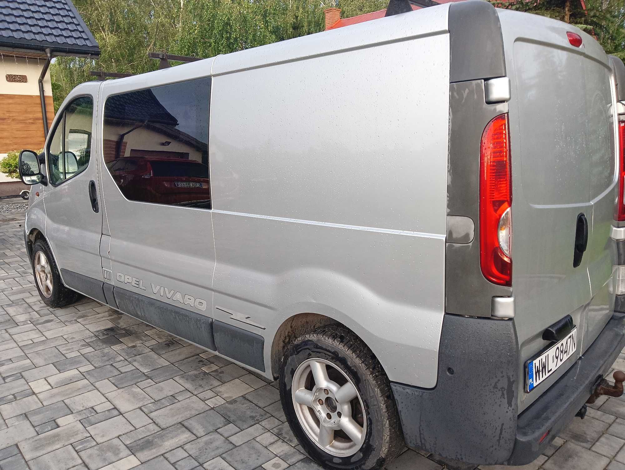 opel vivaro 2.0 CDTi brygadówka bdb stan lift 2008 6 osób