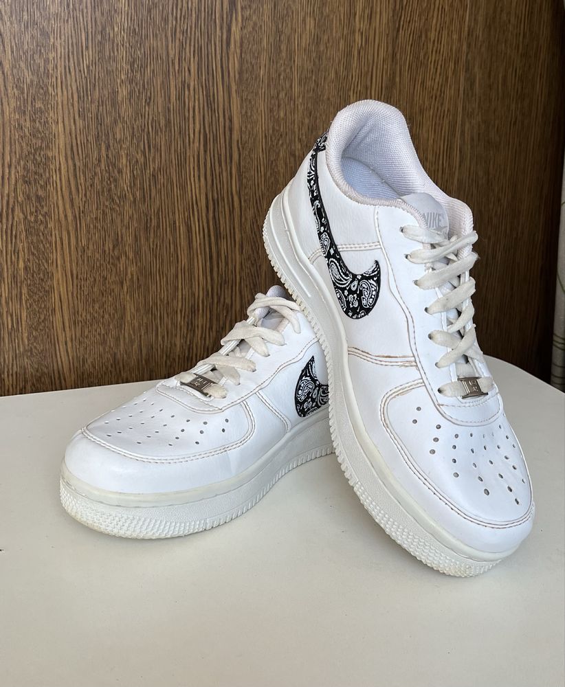 Фирменные шикарные кроссовки Nike air 39 размер, 25 см
