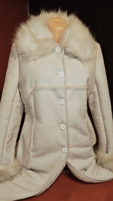 Piękny długi sztuczny korzuszek ecru