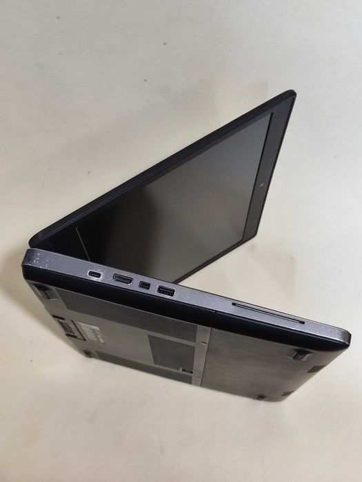 Ноутбук 4K IPS Dell Precision 7520 Core i7/16Gb/SSD/Radeon Pro WX