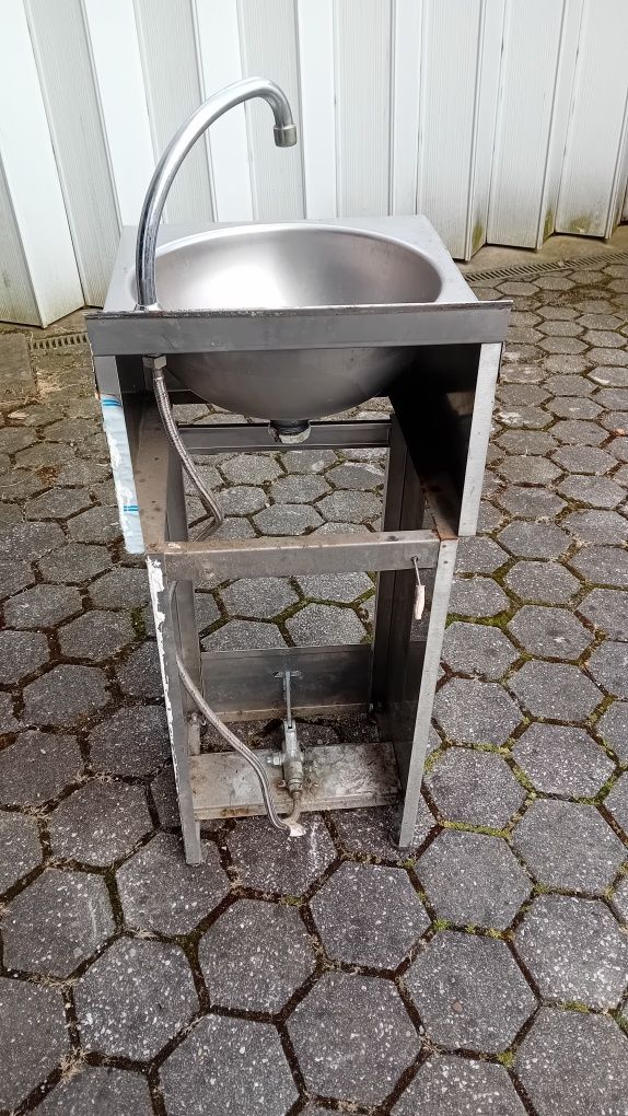 Pia lava mãos em inox com pedal
