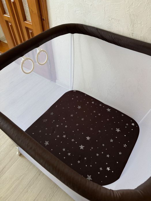 Продам манеж ,новий