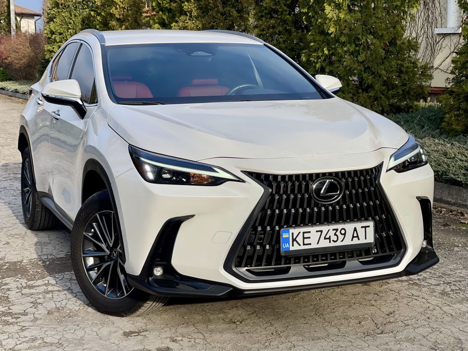 LEXUS NX250 2024 14 тыс км