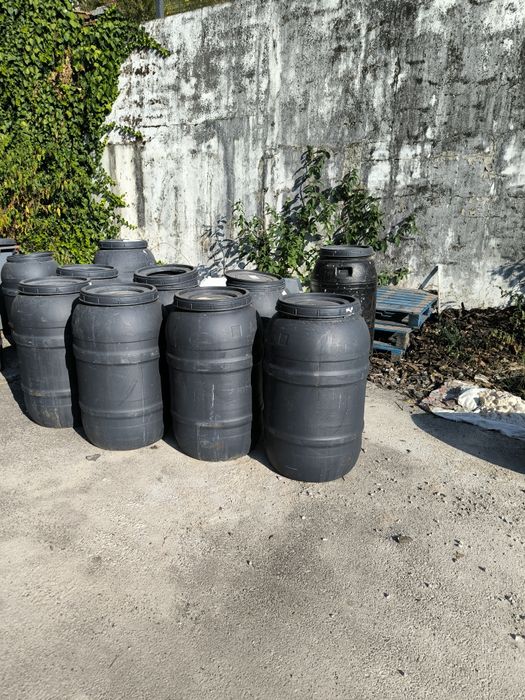 Bidões em bom estado