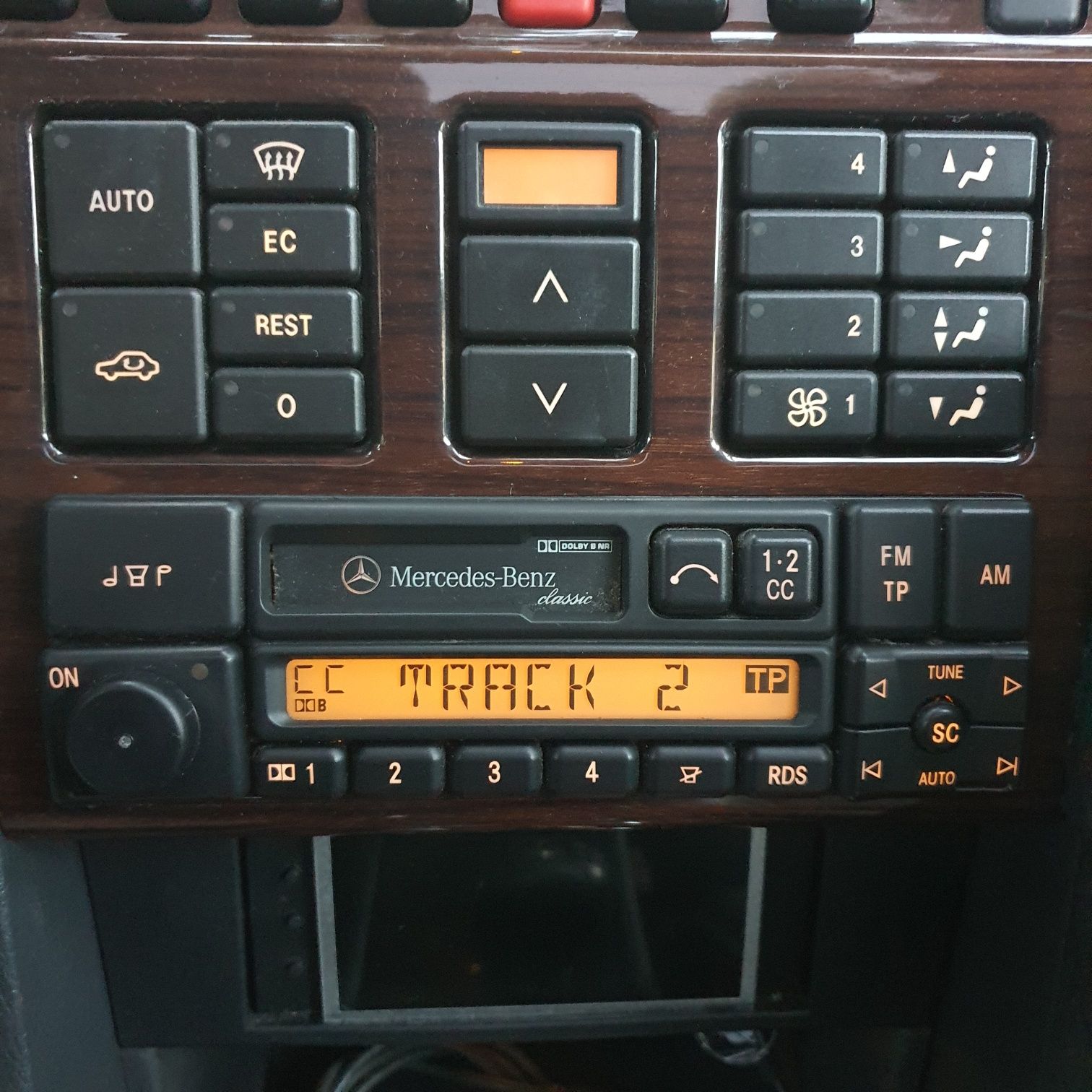 Radio Becker Mercedes w124 w201 w201 w210 w126  R129 SL SEC sel