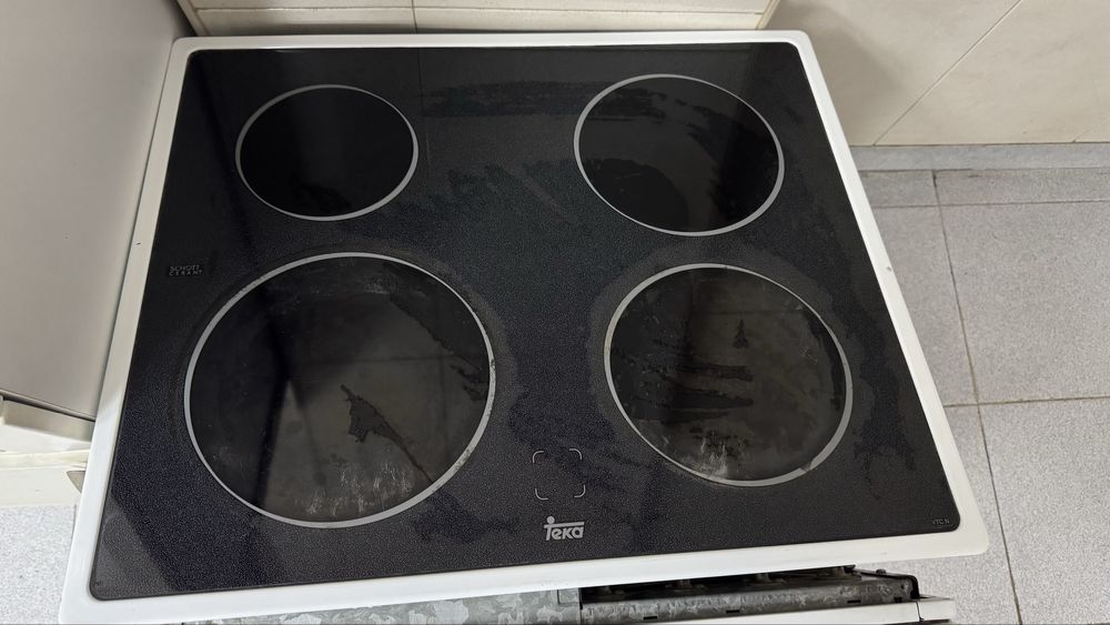 Placa vitroceramica e forno