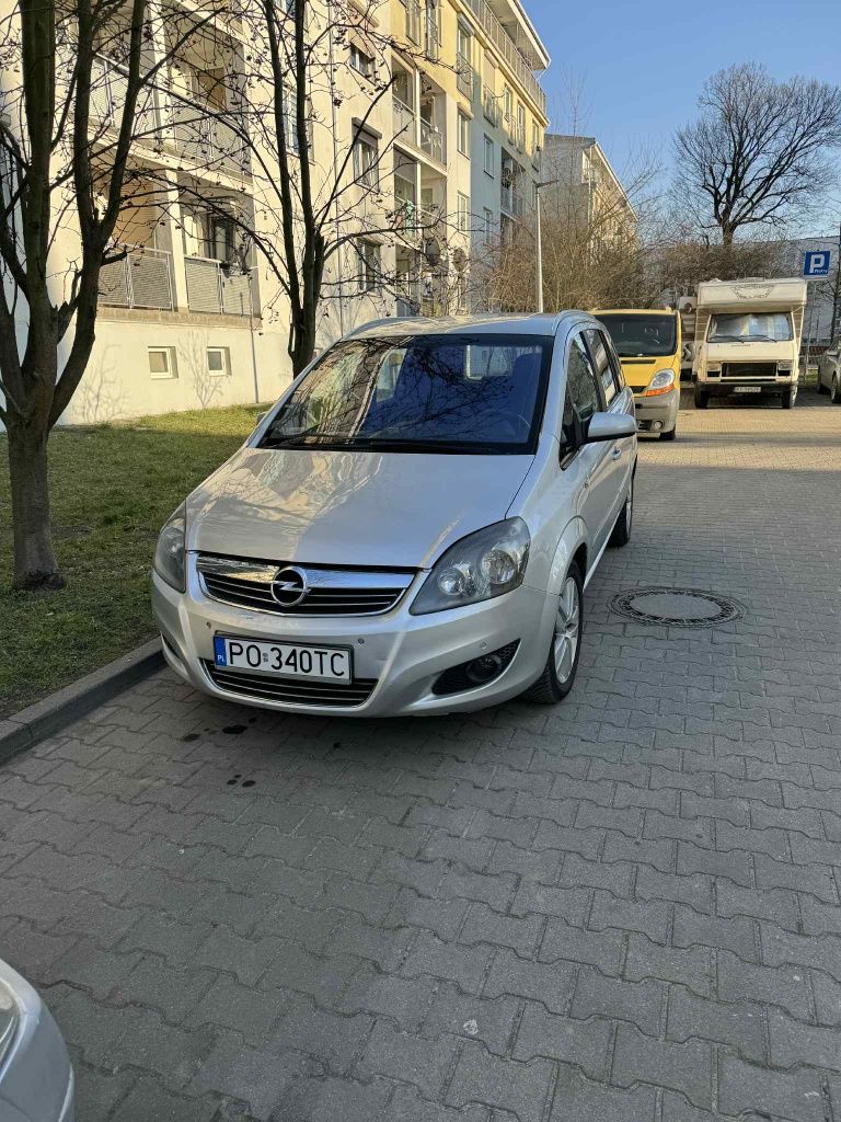 Zafira 2009r 1.9 Automat 7 osób