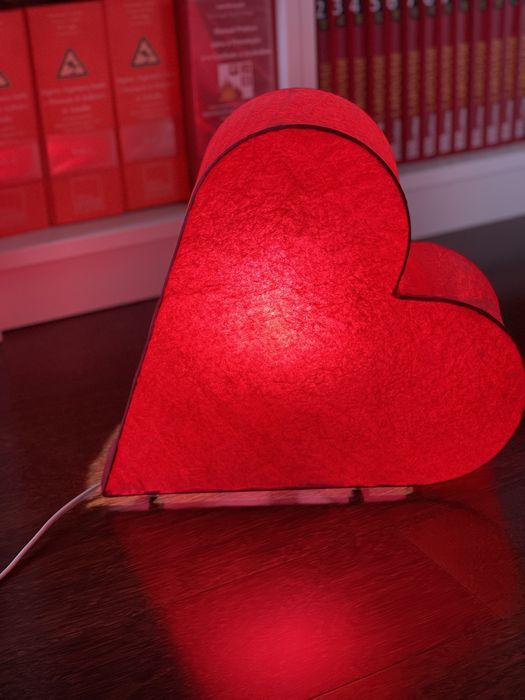 Candeeiro em forma de coracão