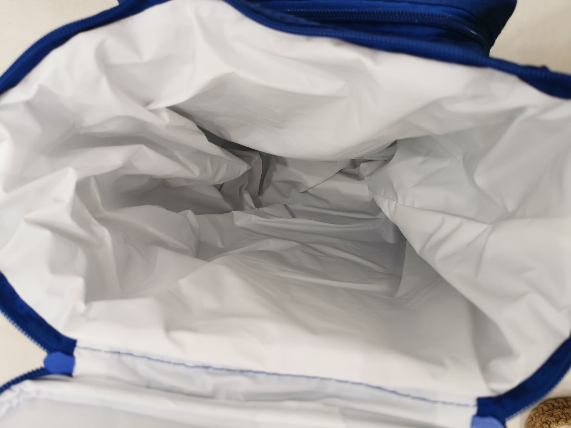 Nowa torba termiczna piknikowa lodówka sztućce talerze kubeczki zestaw