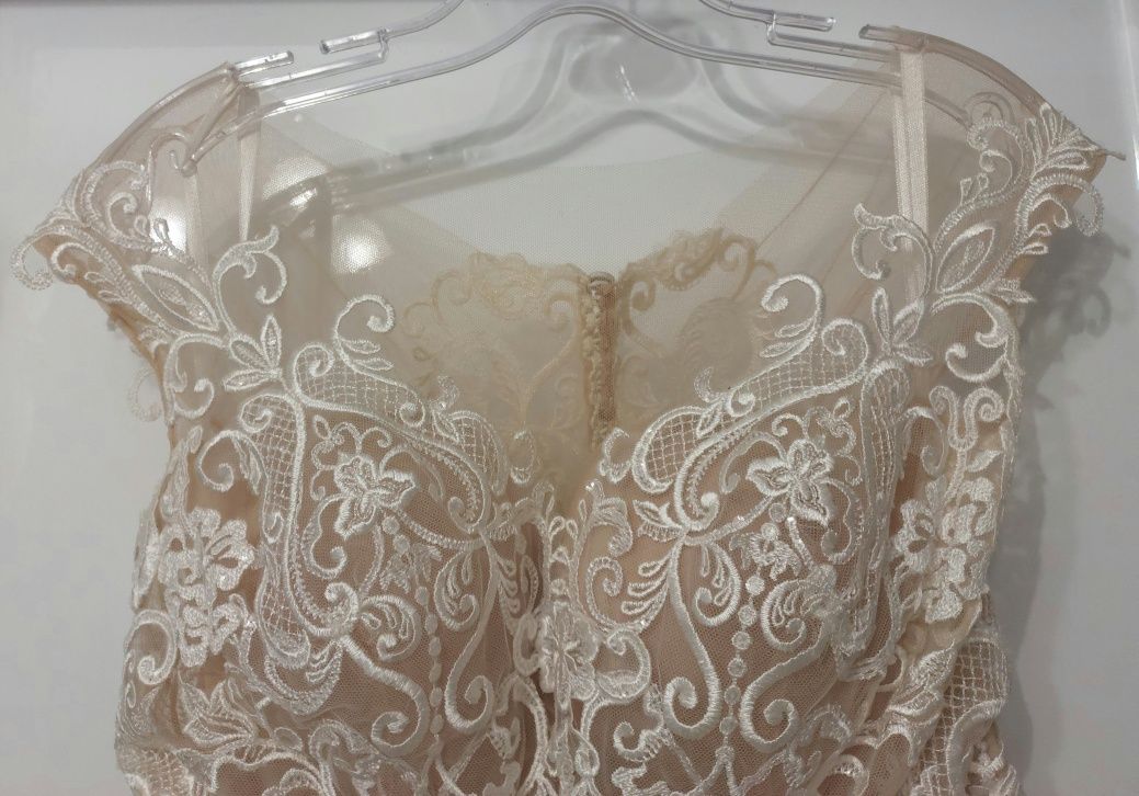Suknia ślubna ivory