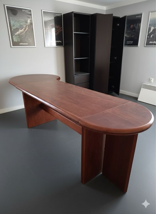 Biurko i szafki na dokumenty