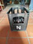 Vendo grades com garrafas para vinho